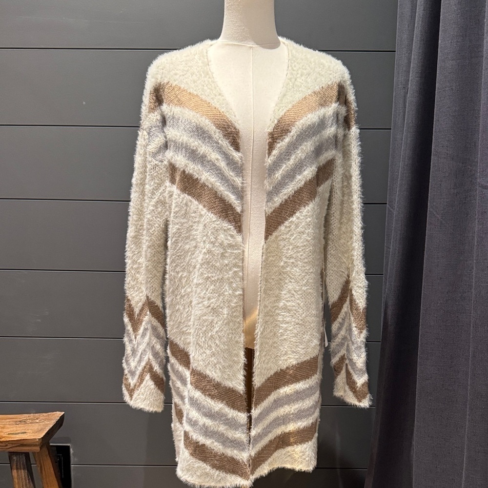 Lumiere Cream and Tan Chevron Fuzzy Long Cardigan Size Medium